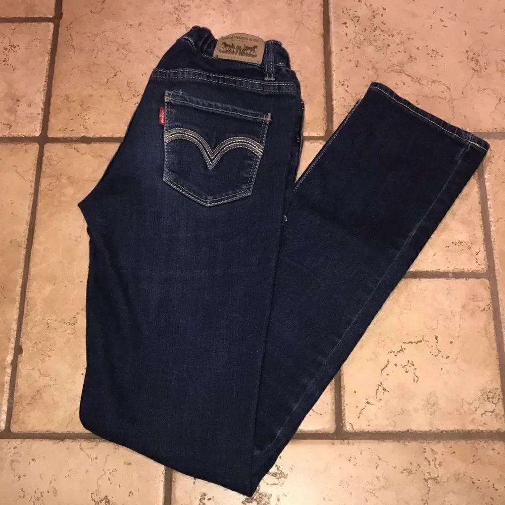 (5/$25) Levi’s Skinny Jeans with embroidered pocket